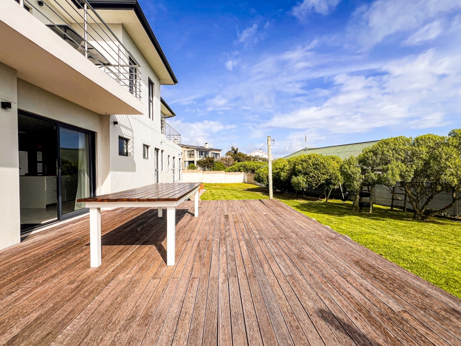 5 Bedroom Property for Sale in Myburgh Park Western Cape